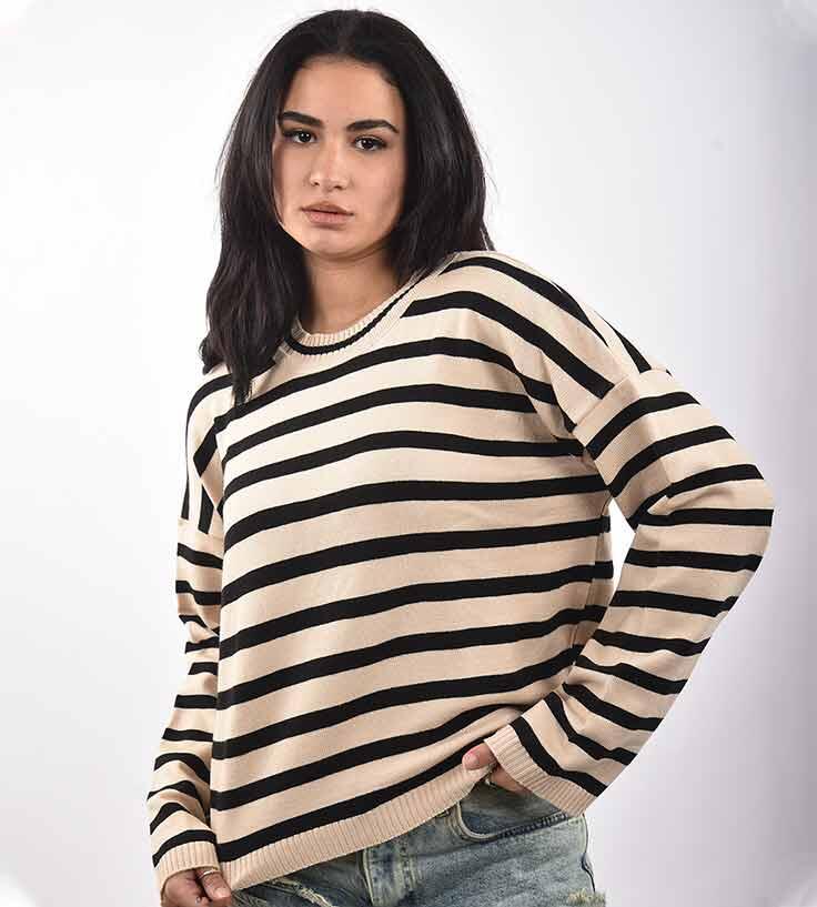 بلوفر تريكو مخطط برقبة دائرية